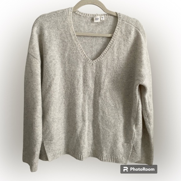 GAP Wool Alpaca Blend Oversize V-Neck Boxy Sweater Size XS Petite - Picture 1 of 11